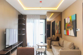 Stunning and Comfy 2BR + Study Room at Sudirman Suites Apartment By Travelio